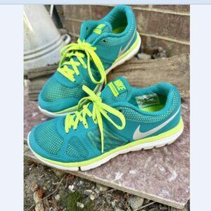 Nike Womens Flex 2014 Run 642767-300 Green Running Shoes Sneakers Sz 7.5